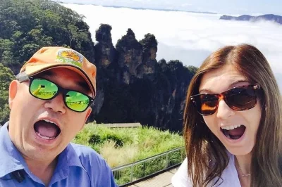 Comece seu passeio de um dia nas blue mountains saindo de sydney com acesso antecipado ao featherdale wildlife park, vistas no echo point e opções no scenic world. inclui transporte do hotel.