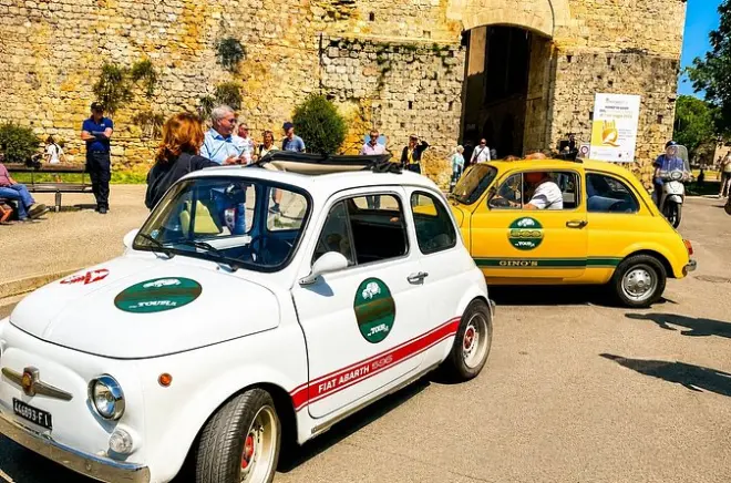 Chianti in Fiat 500 d’epoca con degustazioni e gruppo ristretto