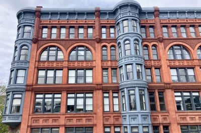 Feel seattle’s energy on a walking tour from pioneer square to the space needle, with monorail ride, local guide, and stories you won’t find in any brochure.