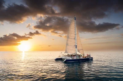 Feel the key west breeze on a sunset sail with live music, open bar, and chef’s hors d’oeuvres. includes boarding at historic harbor and local musicians onboard.