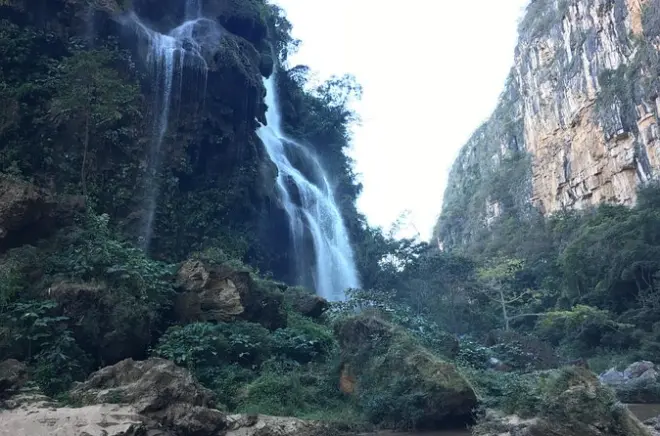 Cachoeira Aguacero e cânion La Venta saindo de Tuxtla Gutiérrez