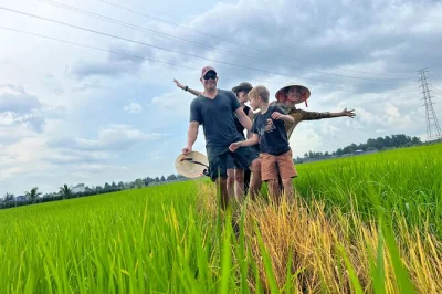 Float the mekong delta, cycle quiet village roads, try a hands-on cooking class, and taste honey tea—includes hotel pickup and a local lunch in the countryside.