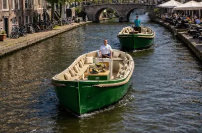 Canales de Utrecht: Barco abierto con guía y bebida incluida