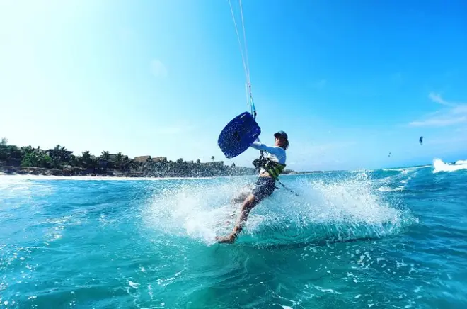 Private Kitesurfing Lessons in Tulum: 3-Hour Intro to Advanced