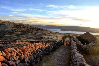 Lago Titicaca da Puno: 2 giorni, tre isole e soggiorno familiare