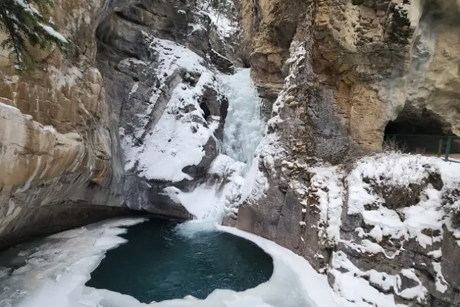 Johnston Canyon en hiver : Visite privée des cascades gelées