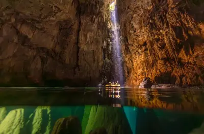 Descida de rapel elétrico no Abismo Anhumas: Caverna sem se molhar