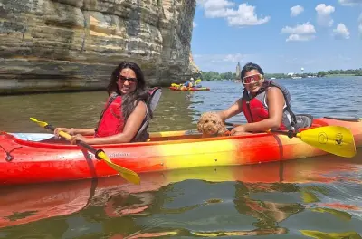 Noleggio kayak tandem vicino a Chicago: Pagaia per famiglie e cani