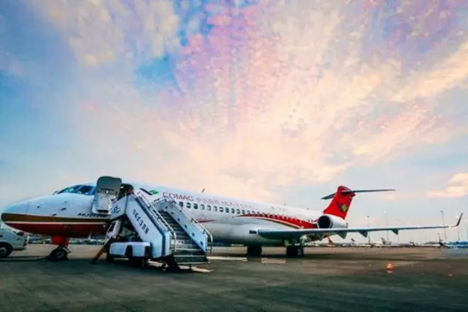 Chengdu Tianfu Airport to hotel transfer: Private car with driver