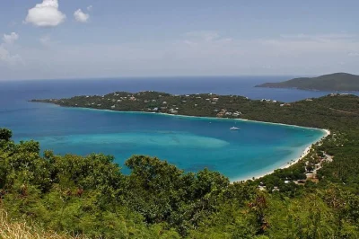 Esplora st. thomas con una guida taxi locale. visita magens bay, drake's seat, mountain top e fai shopping duty-free. viaggia comodamente e scopri le attrazioni principali.