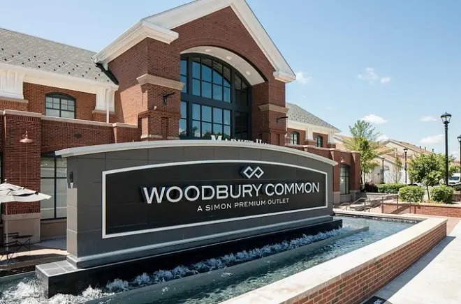 Traslado privado de Woodbury Common a hoteles en NYC: Consejos locales expertos