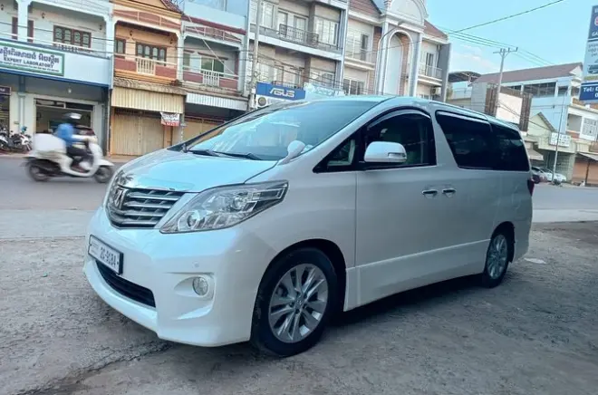 Táxi privado de Battambang a Siem Reap com motorista que fala inglês