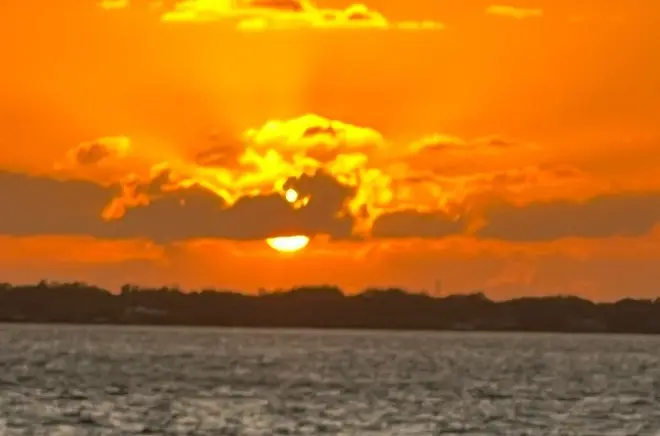 Coucher de soleil à Daytona Beach avec dauphins et vues Intracoastal