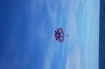 Parasailing in Roatan: Privates Abenteuer am West Bay Beach
