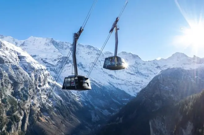 Depuis Lausanne, téléphérique pour Schilthorn et James Bond 007