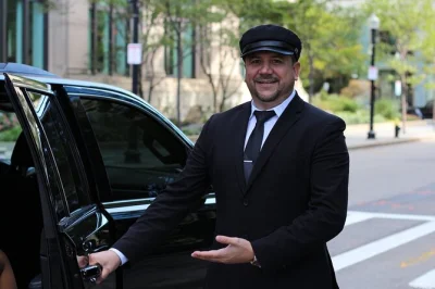 Boston, aéroport logan, transfert privé en limousine. chauffeurs locaux fiables, tarifs fixes sans surprise. réservation simple pour un trajet sans stress.