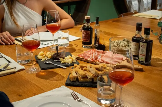Balsamic Vinegar Tasting in Emilia: Factory Tour & 8 Vinegars