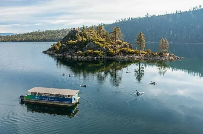 Kayakfahren am Lake Tahoe: Klare Kajaks in Emerald Bay
