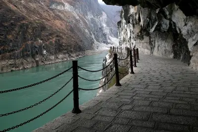Lijiang Day Trip: Tiger Leaping Gorge & Black Dragon Pond