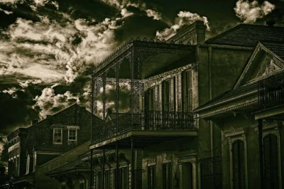 Erkunde das french quarter mit einem einheimischen. lausche echten geistergeschichten, besuche jackson square, st. louis cathedral und the cabildo. rollstuhlgerecht.