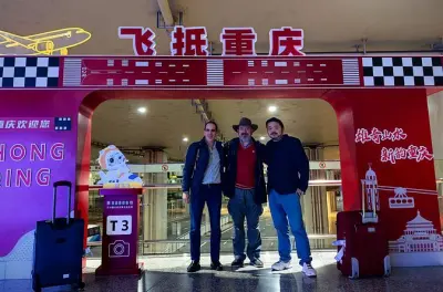 Chongqing Flughafentransfer 24/7: Abholung mit Namensschild