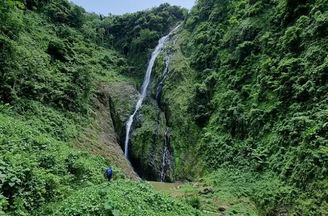 Salto de La Jalda hike: 7 km Caribbean highest waterfall