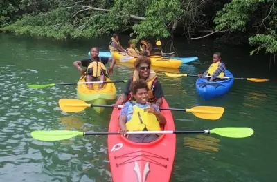 Kayak à Port Vila : Blue Lagoon et cascades de Rarru