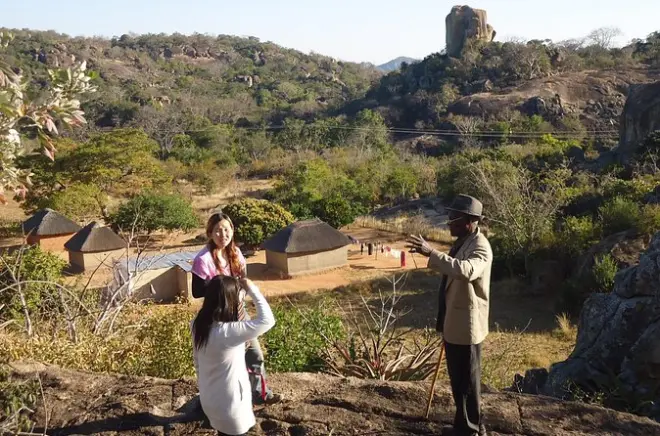 Silunguzi Matopos Dorf-Tour: Felsmalereien & Wildtiere