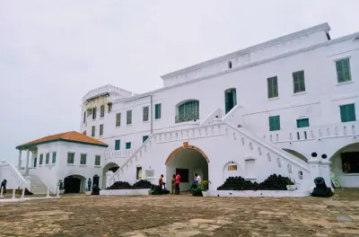 Historia de la esclavitud en Cape Coast y paseo por Kakum Park