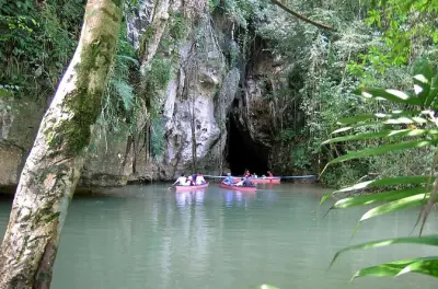Xunantunich & Barton Creek Cave Tour ab San Ignacio: 8 Stunden