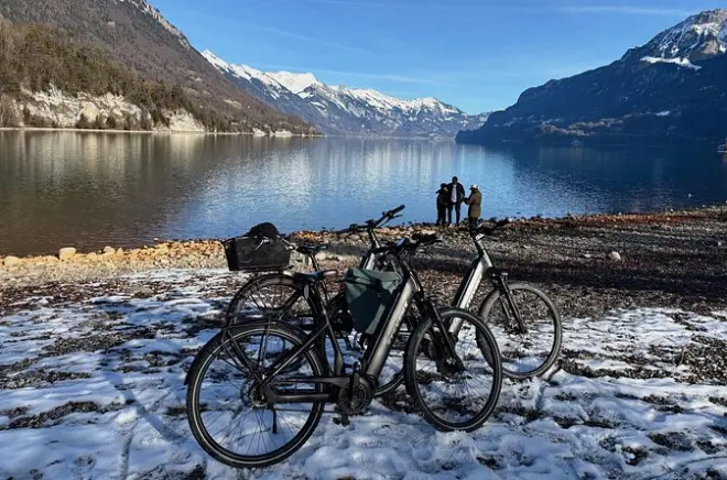 Interlaken winter e-bike tour: Rivers, Lakes & Castles