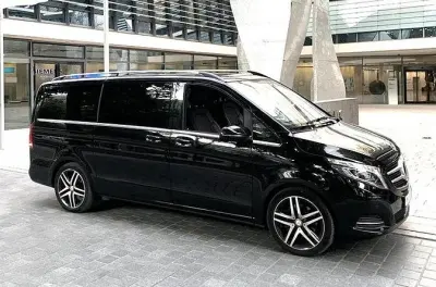 Traslado privado do aeroporto de Perth ao centro em van de luxo