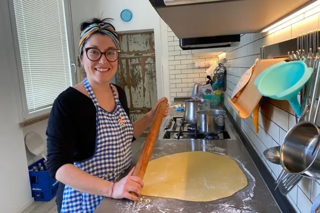 Atelier pâtes à Ravenne : Cuisinez et dégustez avec une locale