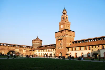 Explore a arte de milão com entrada garantida para a Última ceia e um passeio guiado pelo castelo sforzesco. inclui ingresso sem fila e guia local especialista.