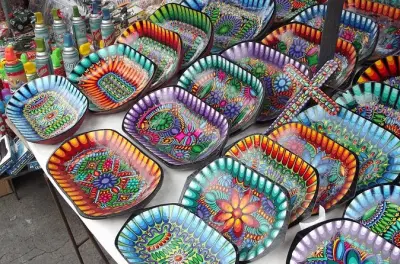 Mercato di Otavalo: Artigianato indigeno e prodotti in pelle
