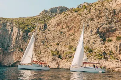 Privates Segeln von Hvar zu den Pakleni-Inseln: Schwimmen und Schnorcheln