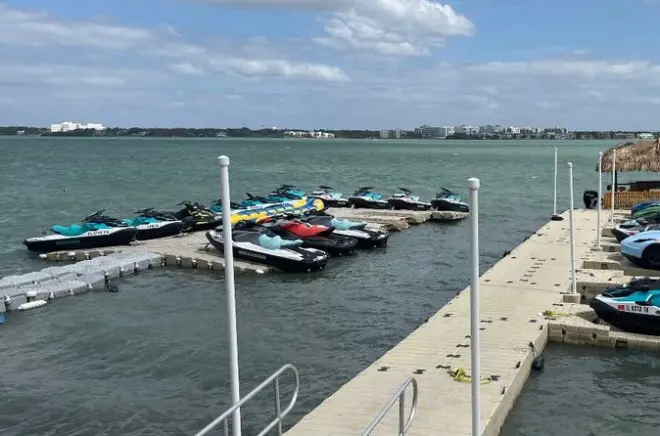 1 Hour Jet Ski Rental at CLW Beach: Freestyle Riding