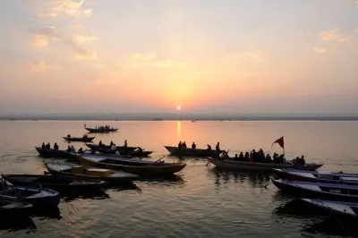Varanasi : Visite guidée à pied du Ganga Aarti au lever du soleil