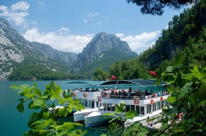 Green Lake Mix Tour Antalya: Katamaran & Wasserfälle