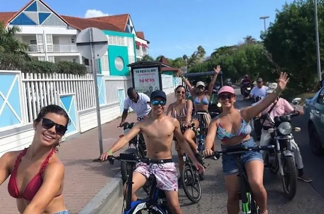 San Andrés vélo : 15 km jusqu’à deux plages