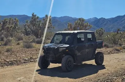 Guida Polaris Ranger a Duck Creek: Percorsi tra le rocce rosse