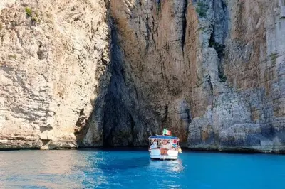 De Gaeta a Sperlonga en barco con paradas en cuevas y playas
