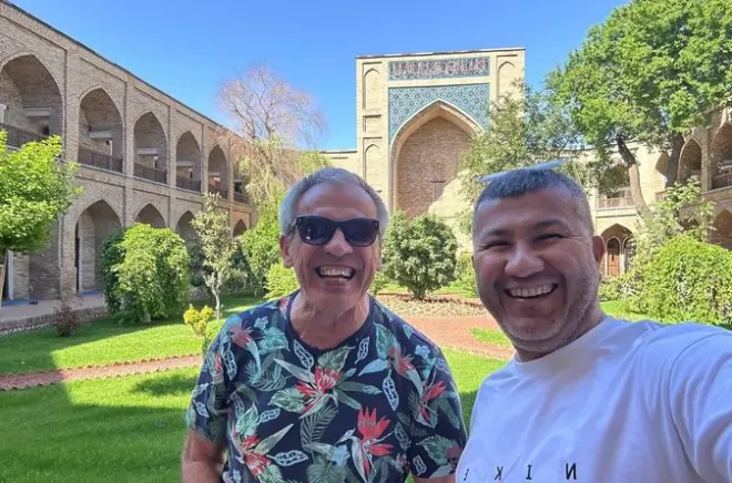 Tour de um dia em Tashkent com guia local: Metrô, bazar, plov
