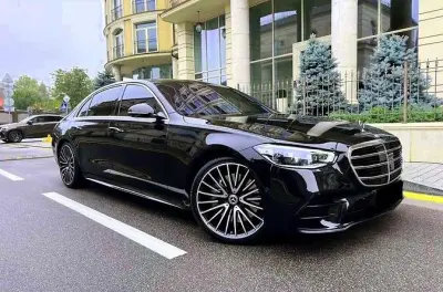 Brandenburg Airport BER to Berlin Transfer: Private Luxury Car