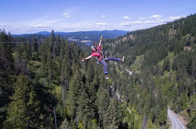 Tirolesa en Coeur d'Alene: 7 líneas y puentes colgantes
