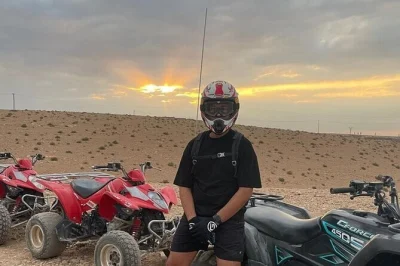 Désert d’agafay, balade à dos de chameau, quad et dîner berbère avec transfert depuis marrakech. réservez votre aventure inoubliable dès maintenant.