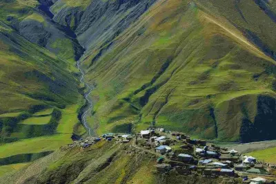 Wanderung von Khinalig nach Galeykhudat: 3 Stunden Trekking