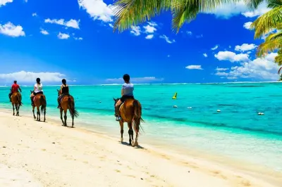 Randonnée à cheval sud-ouest Maurice : Balade plage avec déjeuner