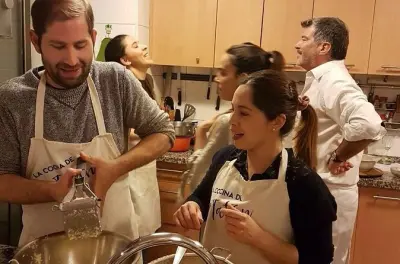 Corso di cucina cilena a Santiago con mercato e vini abbinati
