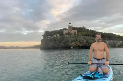 Aluguel de stand-up paddle em Ksamil: Explore no seu ritmo